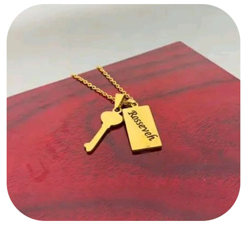 Chainette rectangle avec clé personnalisée