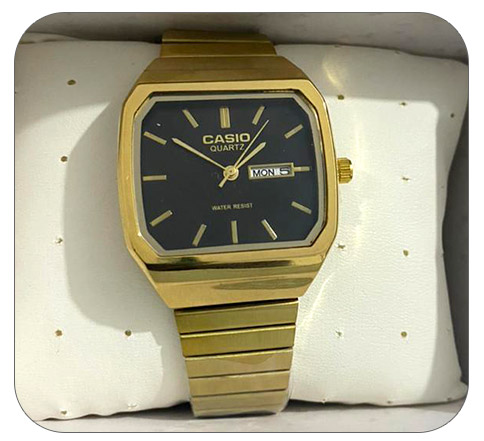 Casio square or fond noir personnalisée